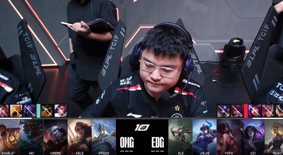 开云体育登录-包含HLE碾压V5，Uzi团战一打五激烈交锋淘汰赛，让粉丝疯狂欢呼的词条