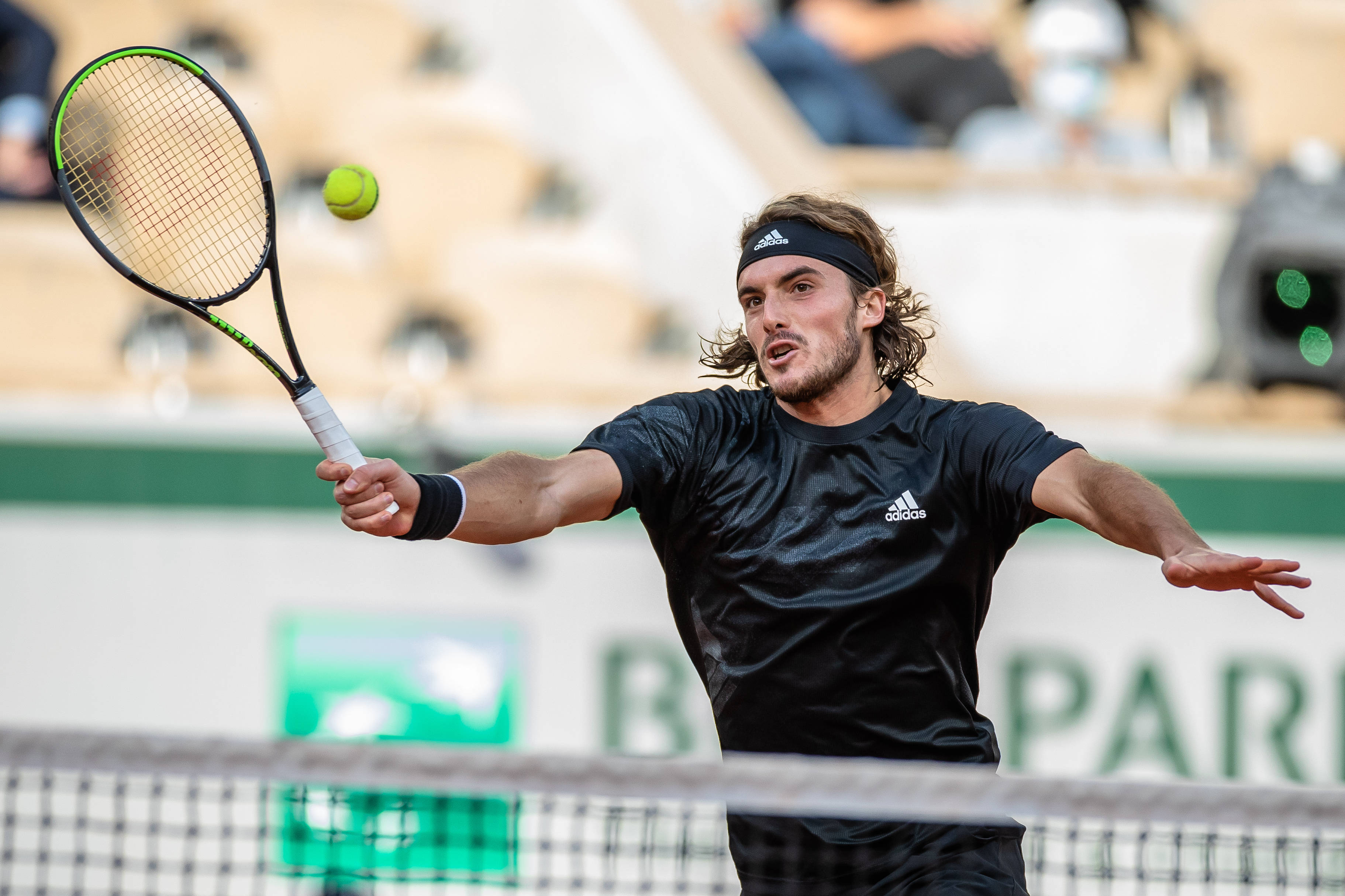 开云官方app入口-英国网球队力克西班牙网球队，西西帕斯高光表现的简单介绍