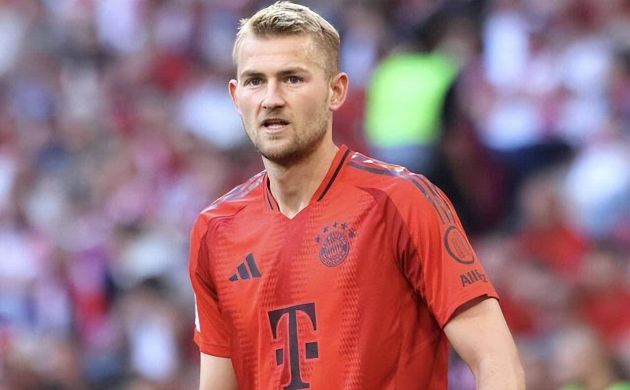 包含荷兰爆冷曼城，德利赫特惊艳世界的词条