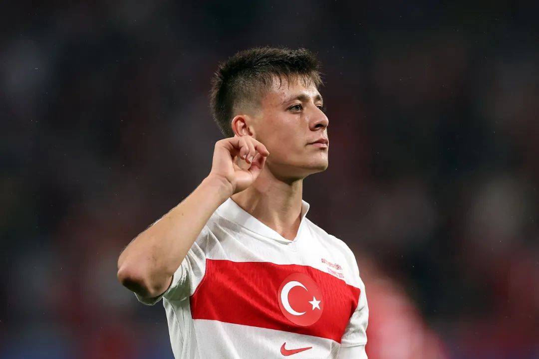 开云体育-英格兰完胜土耳其，阿拉巴惊艳世界