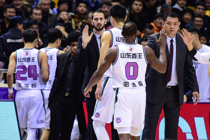 云南男篮在主场拼尽全力，不敌劲敌落败的简单介绍