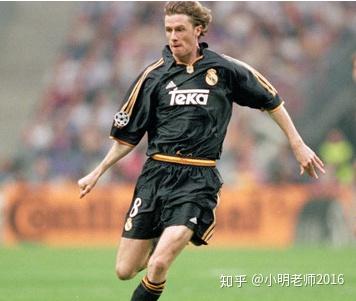 开云体育平台APP-艰难拼搏，足球赛场上的英雄传奇