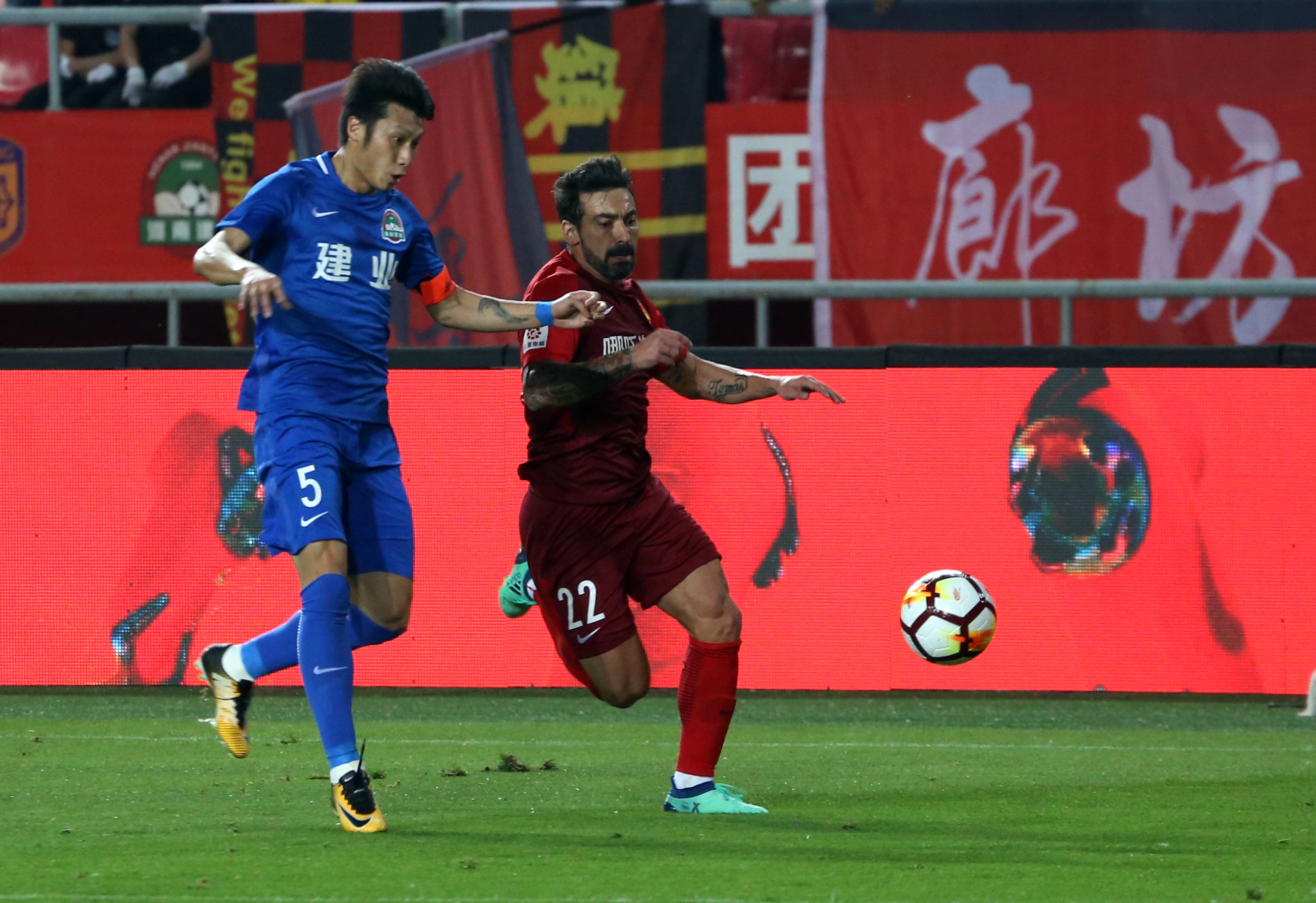 开云体育APP下载-河南建业客场不敌河北华夏幸福，寻找抢分机会的简单介绍