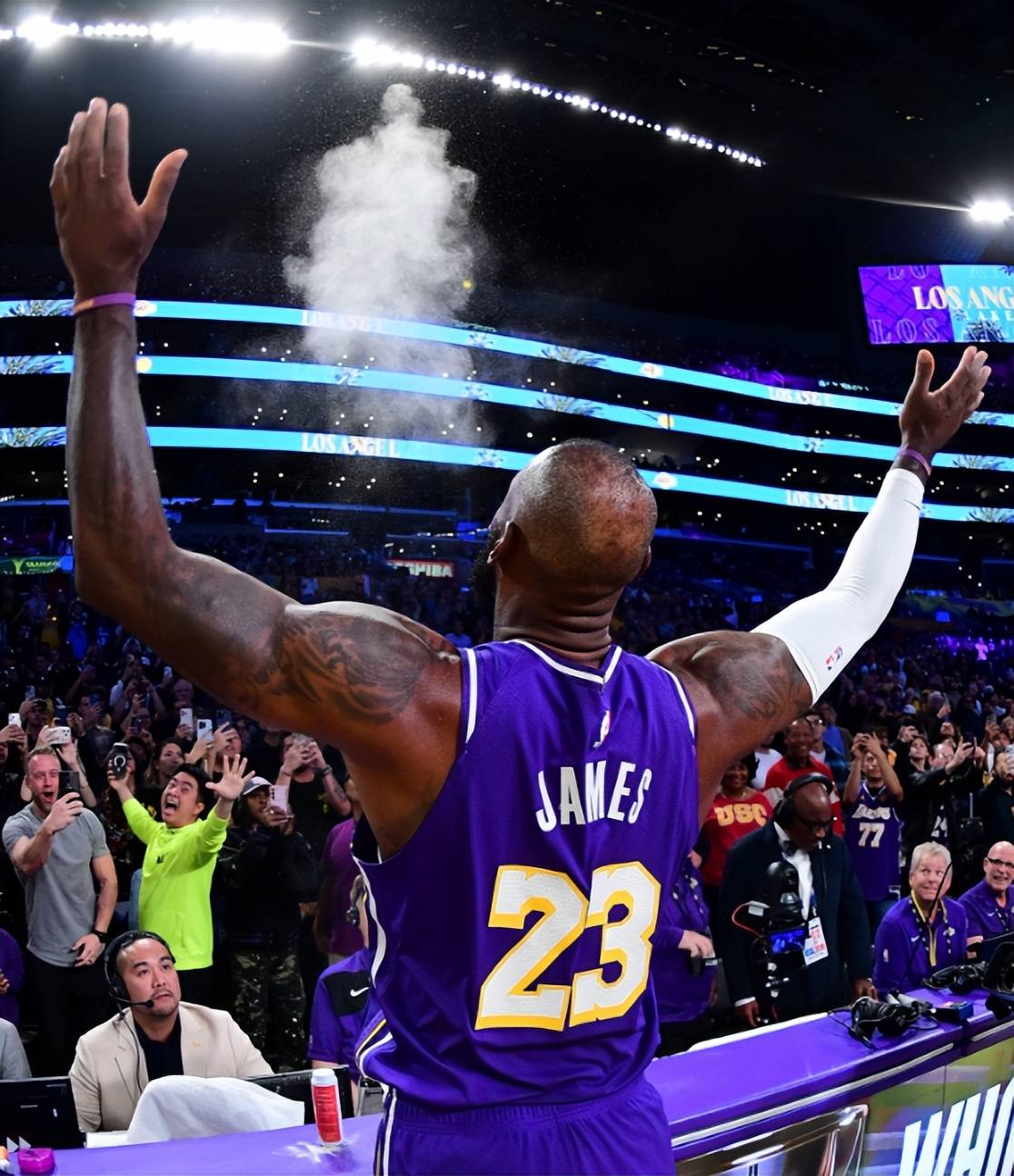 开云体育中国-上海队轻取篮网，詹姆斯高光表现