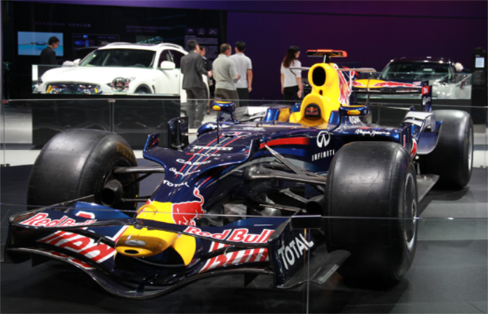 雷诺车队险胜红牛二队，拉塞尔惊艳四座的简单介绍