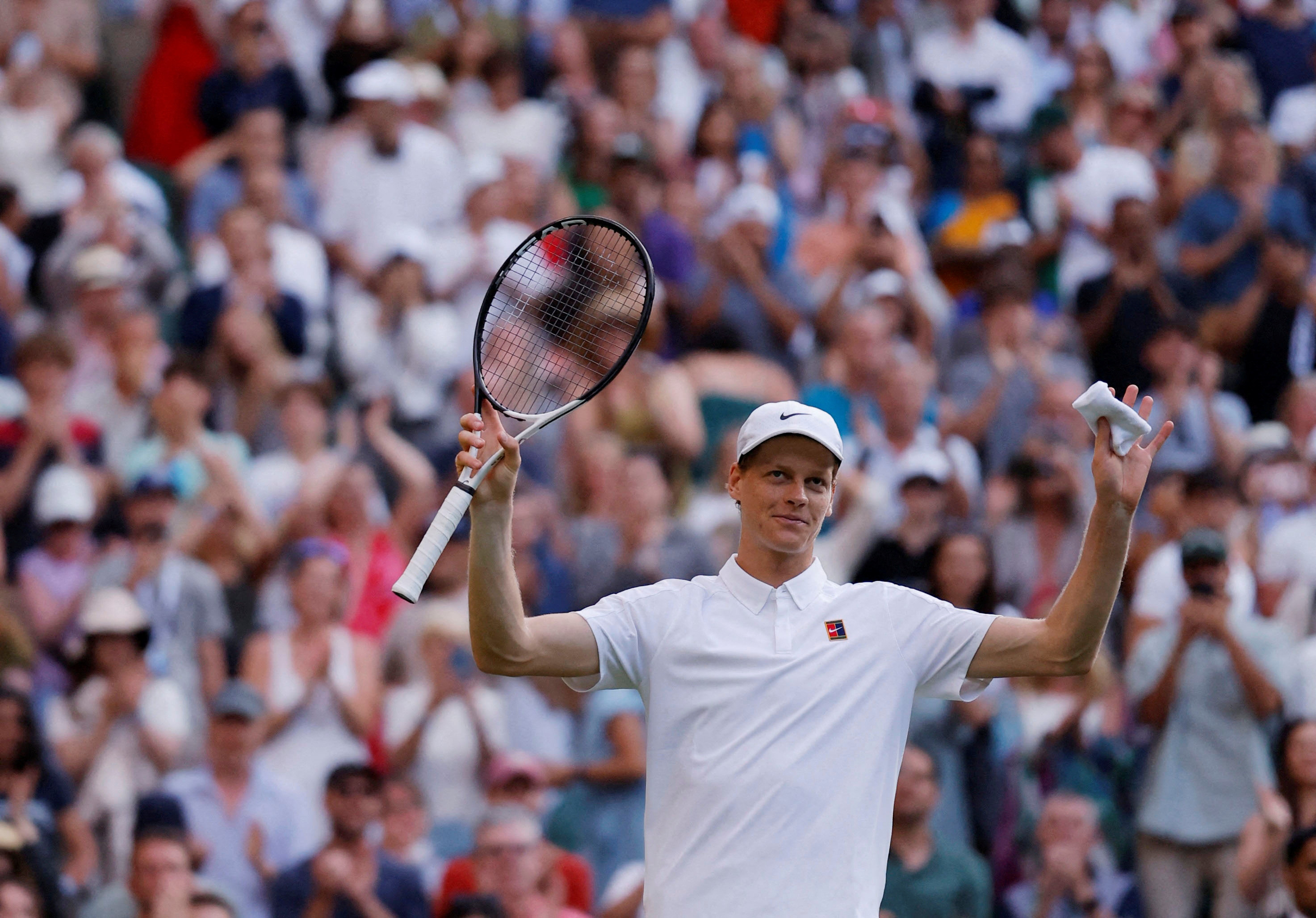 包含温网轻取美网，辛纳刷新纪录的词条