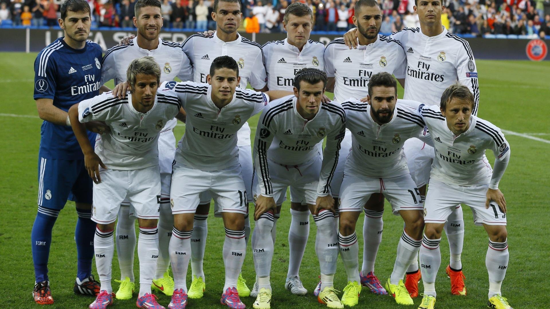 开云体育直播-街道狂飙与绿茵错位，当F1引擎响彻足球王国