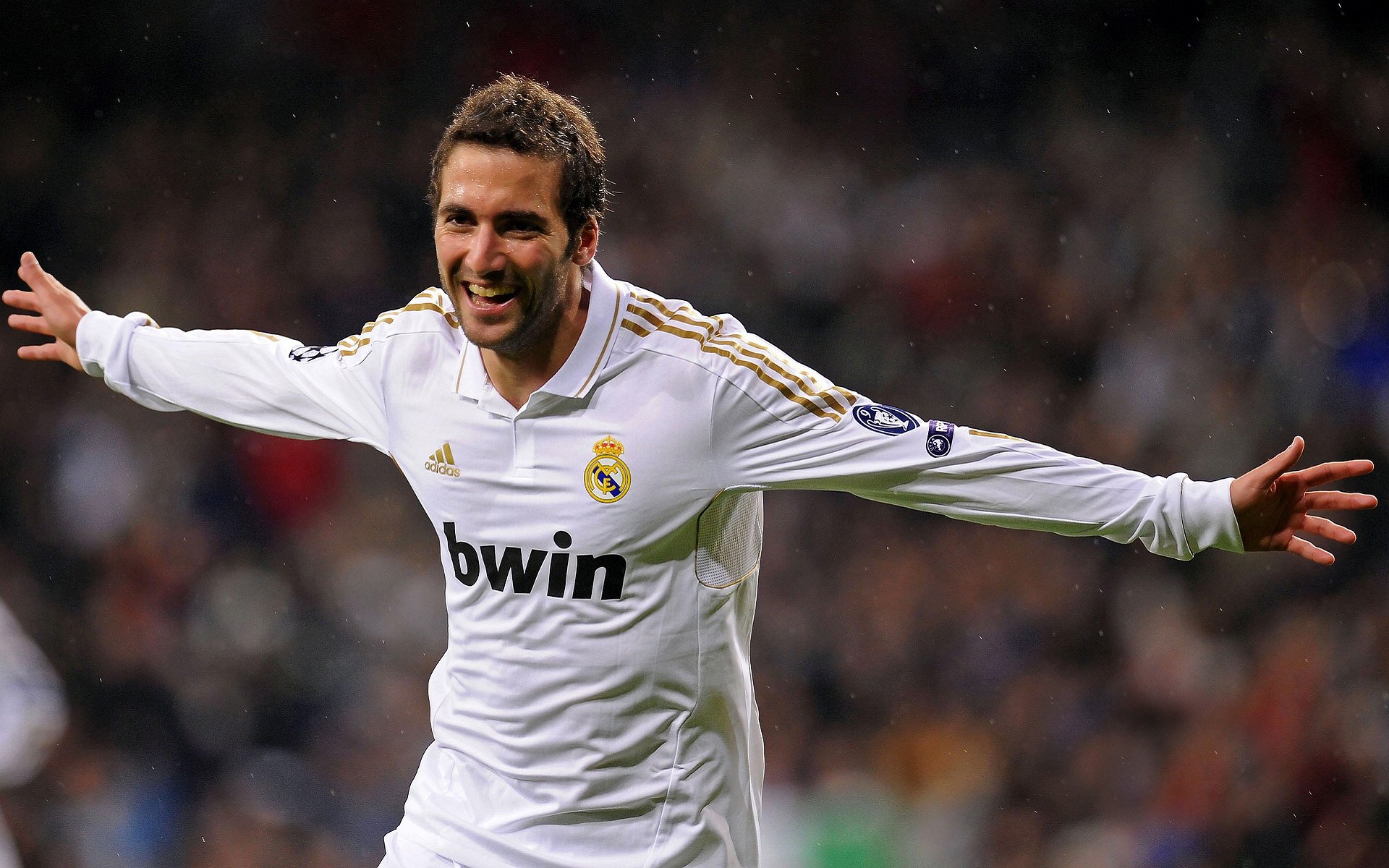 布雷默教科书式防守终结塞维利亚，伊朗铁壁诠释现代足球防守艺术