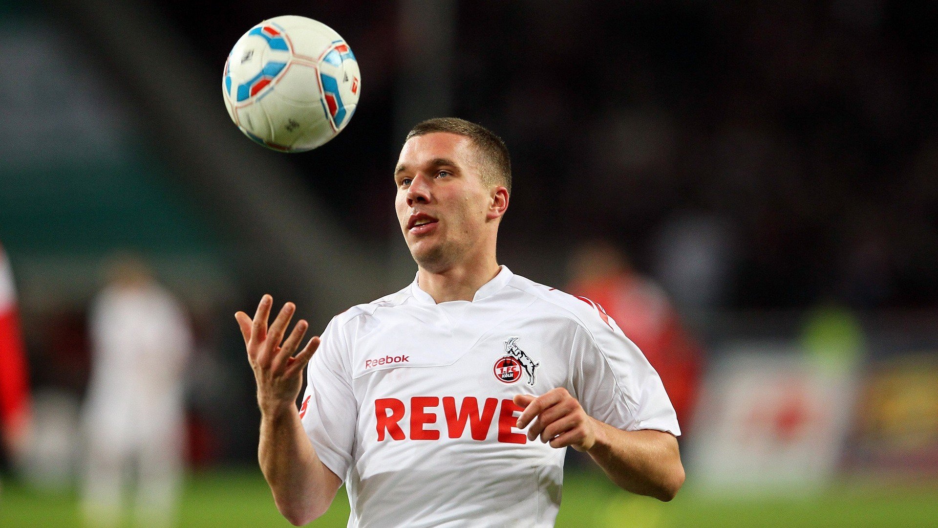 巴黎鏖战曼城，苏亚雷斯一瞬点燃的绿茵史诗